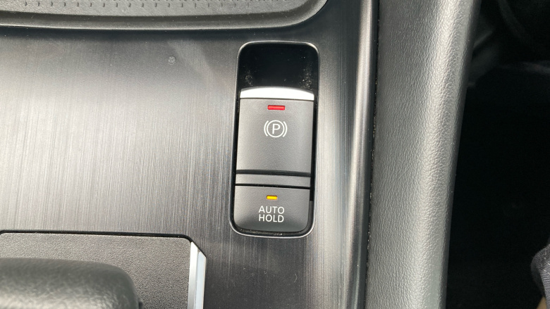 Nissan Qashqai 1.3 DiG-T MH 158 N-Connecta 5dr Xtronic Petrol Hatchback